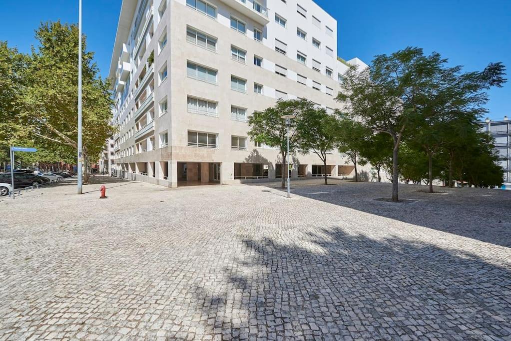 Modern Apartment In Parque Das Nacoes Lisboa 外观 照片